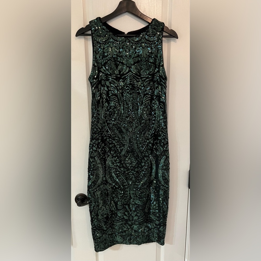 Lauren Ralph Lauren beautiful holiday dress/Christmas party dress/holiday party.